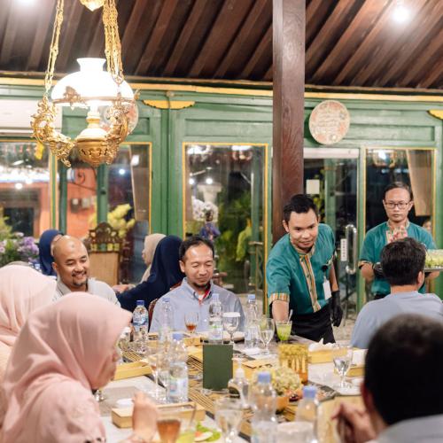 Resto Suasana Nyaman